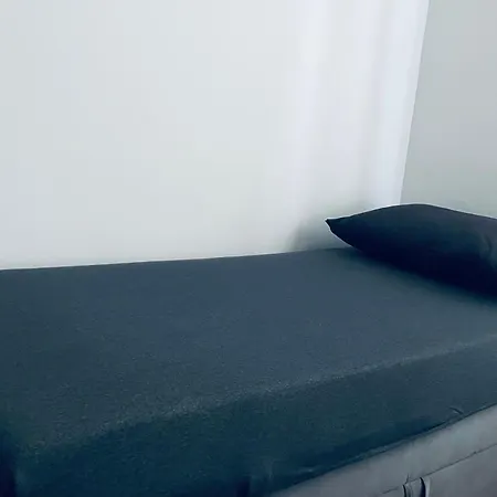 Δωμάτια σε οικογενειακή κατοικία Cozy Laz At Grbavica-shopping *