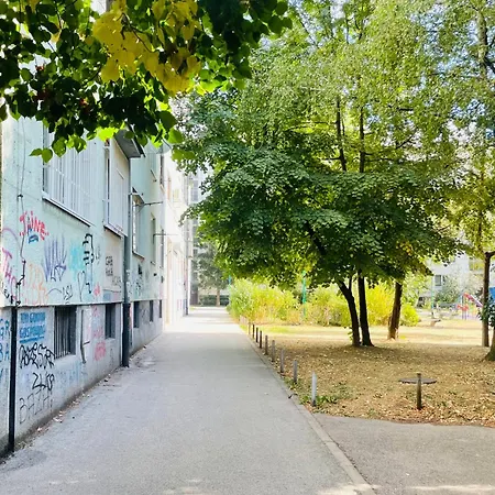 Cozy Laz At Grbavica-shopping Pansiyon Saraybosna